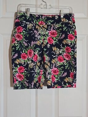 The Pioneer Woman Navy Floral Print Bermuda Shorts Size Medium